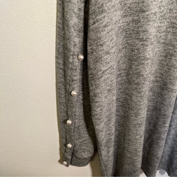 Zara Tunic Sweater Heather Gray Pearl Button Sleeves - Picture 7 of 11